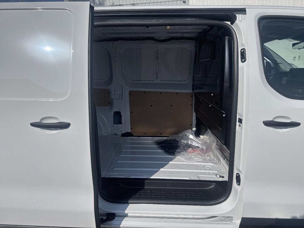 Peugeot Expert m 136ch (100kw) batterie 75 kwh — photo 10