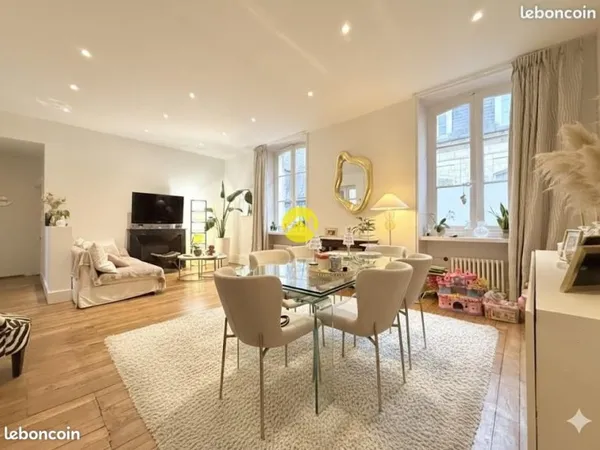 Appartement avec piscine centre