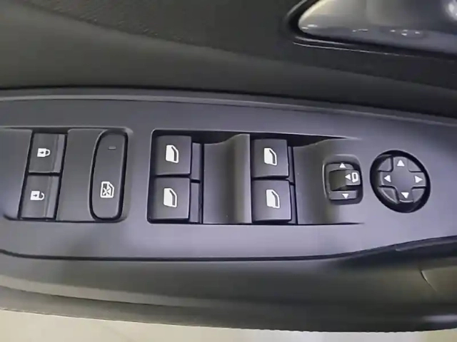 Peugeot 308 phev 180 e-eat8 — photo 50
