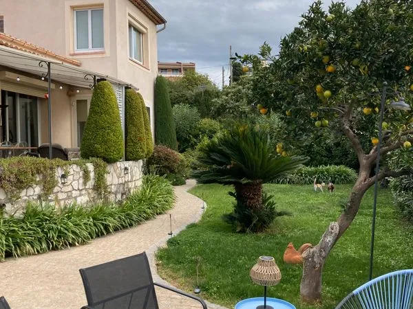 A Vence Maison 4 pièces 115 m2 proche centre