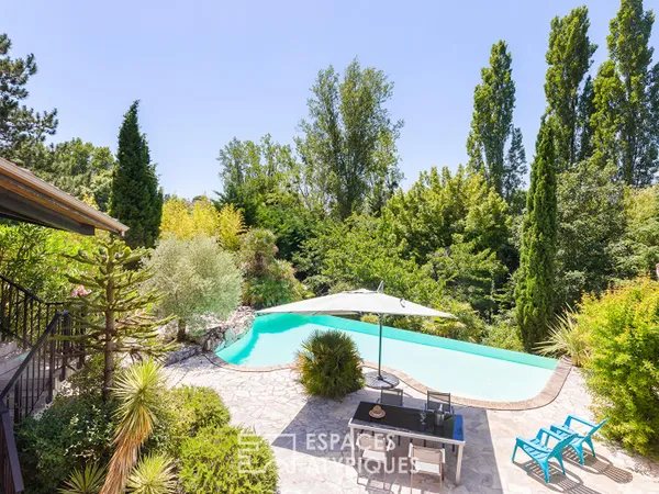 Maison d'Architecte avec vue, piscine et poolhouse