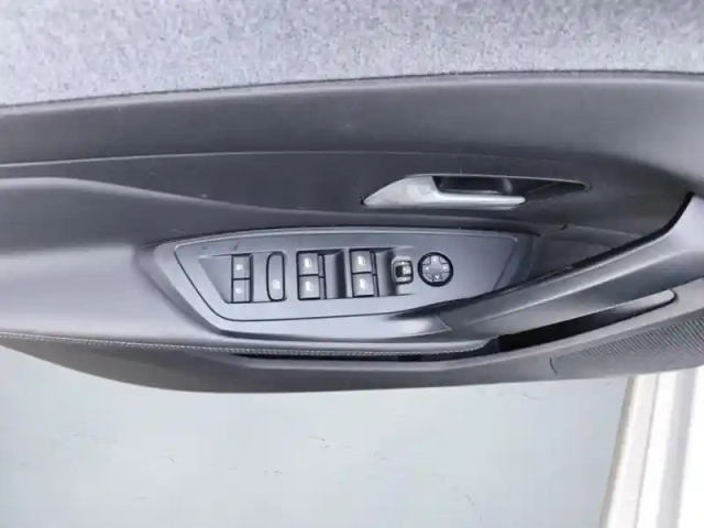 Peugeot 308 1.2 puretech 130 allure pack eat8 — photo 22