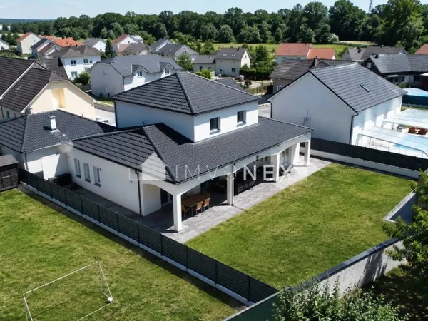 Maison 5 pièces 178 m²