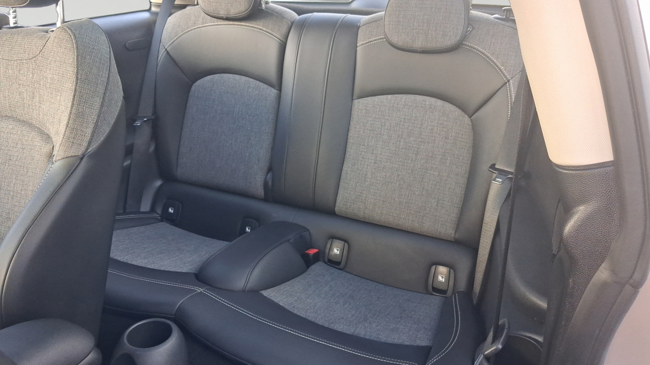 Mini Hatch 3 Portes Cooper 136 ch DKG7 — photo 12
