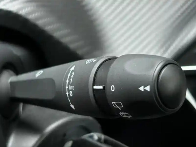 Peugeot 208 1.2 puretech 75ch s&amp;s style — photo 14