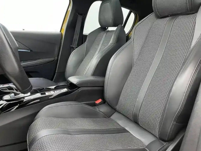 Peugeot 208 puretech 130 s&amp;s eat8 — photo 14
