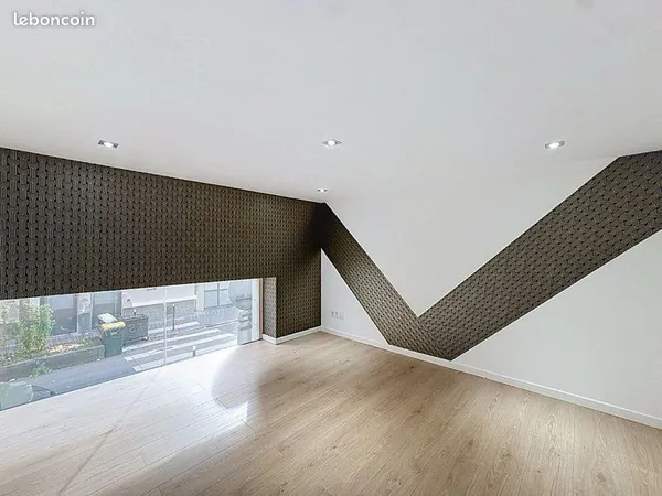 À SOUS-LOUER - 2 bureaux neufs de 11 m² - 500 /mois chacun Deux bureaux indépendants et entièrement 