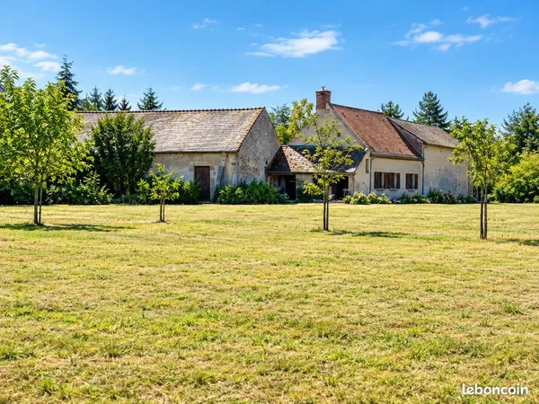 à vendre - ferme de caractère avec 2,5 hectares à bray-saint-aignan 🌳