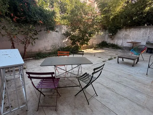 Cours Palmarole T2 avec terrasse