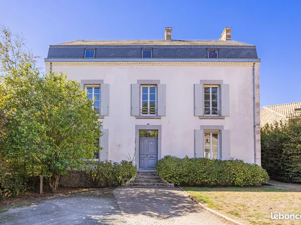 Propriété 9 pièces 330 m²