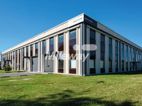 Local d'activité 694 m²