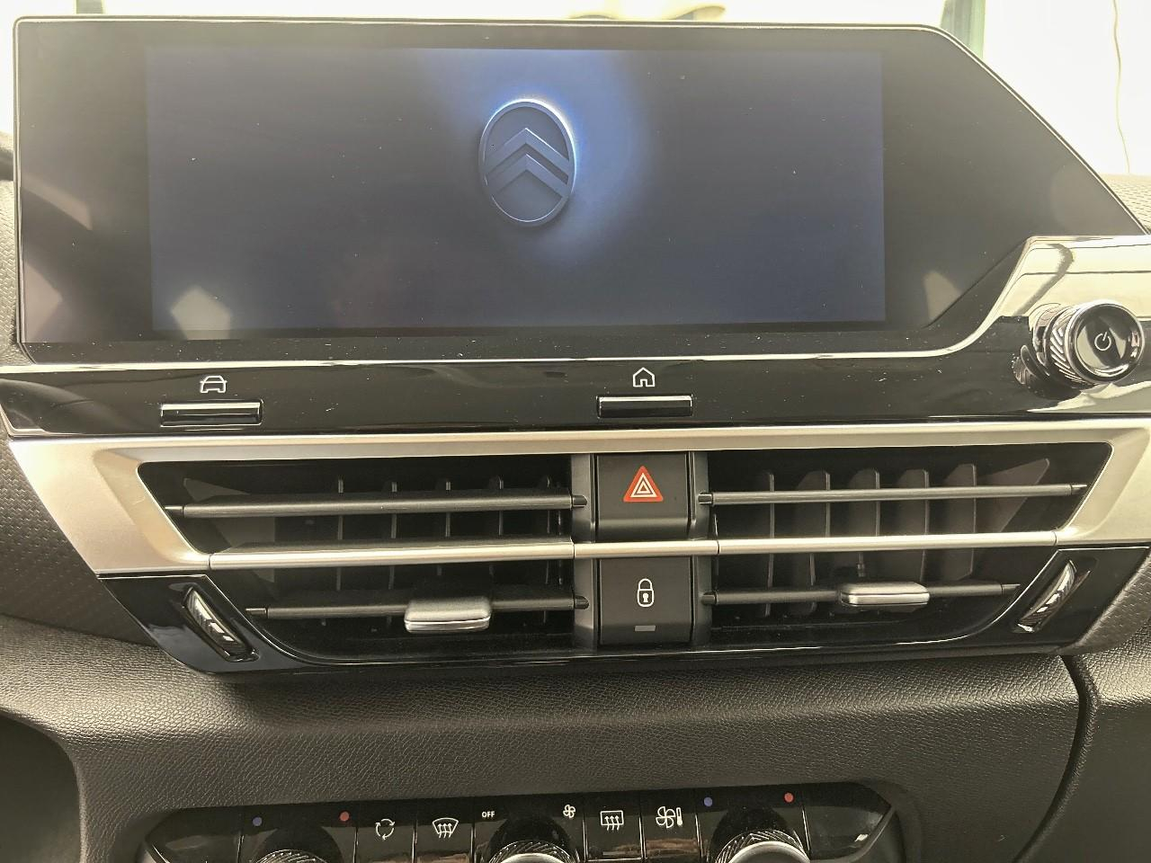 Citroën C4 X hybride 145 ch e-dcs6 plus — photo 11