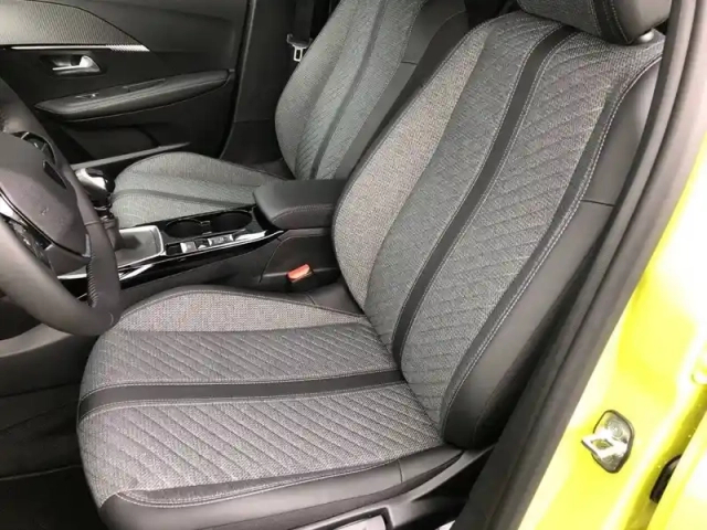 Peugeot 208 puretech 100 s&amp;s bvm6 — photo 11