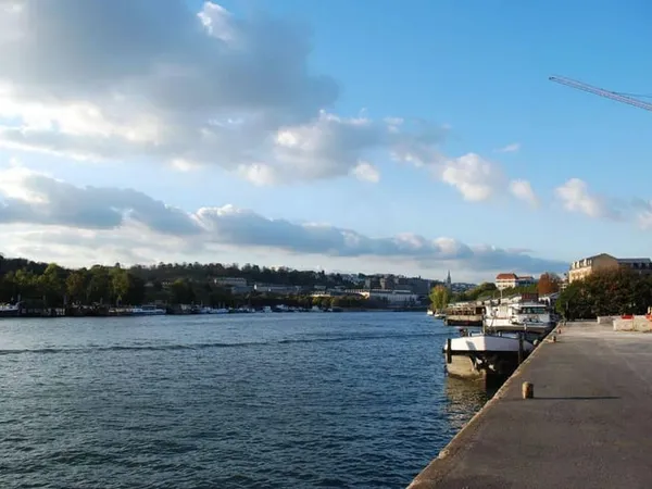2 pièces 60 m², au 2e vue sud-ouest Seine sans VàV
