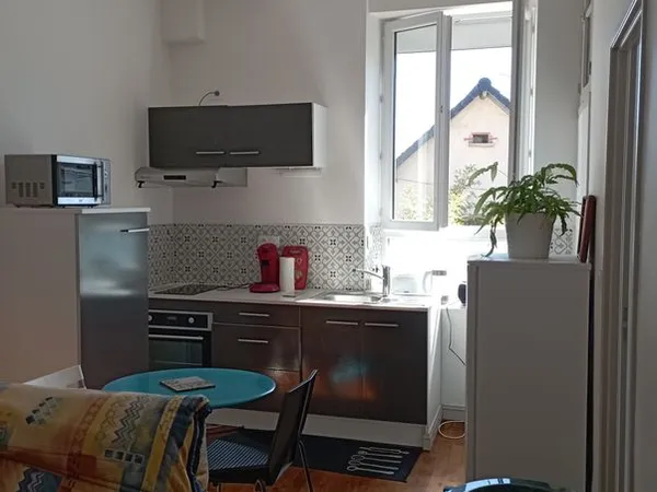 T2 rénové + grenier aménageable + cave | Petite copropriété