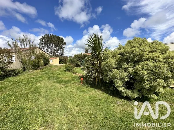 Terrain 585 m²
