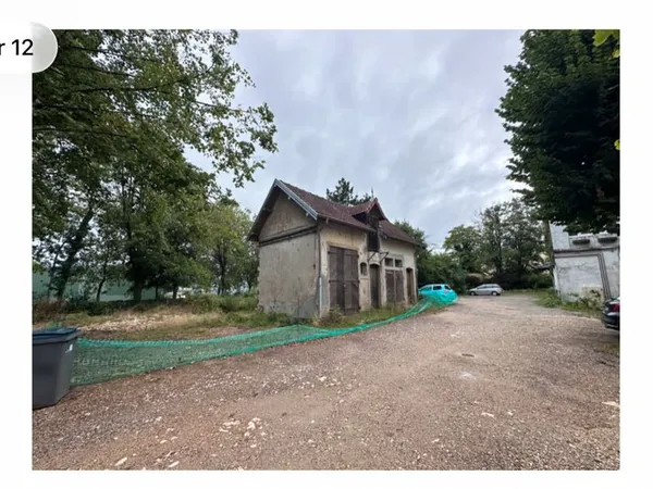 Rare à Besançon intra-muros _ Terrain environ 600m2 avec permis de construire