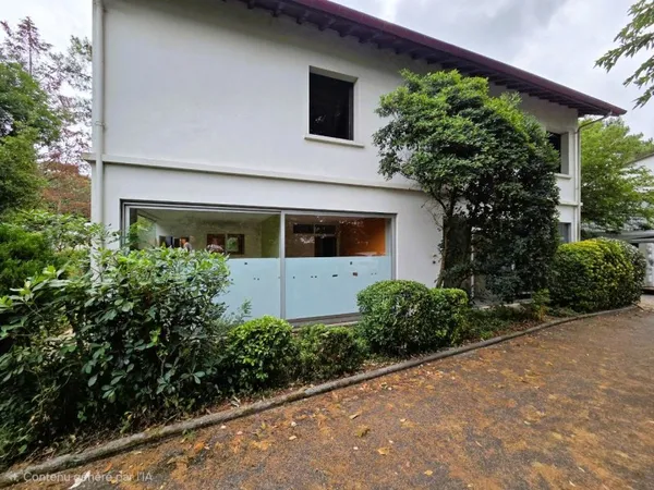 Local commercial 7 pièces 108 m²