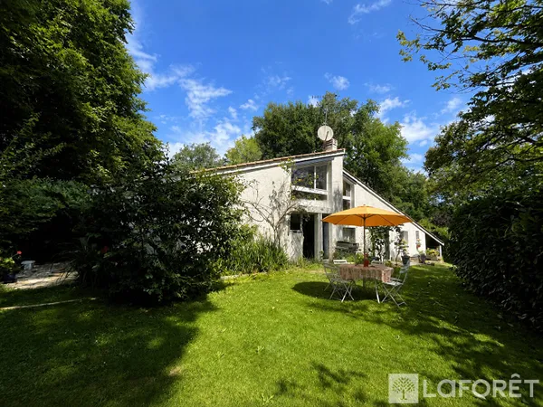 Maison 6 pièces 196 m²