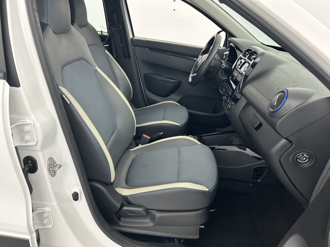 Dacia Spring — photo 14