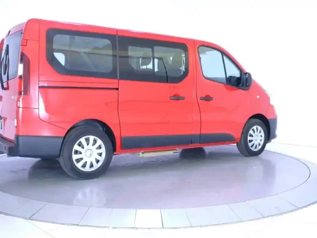 Renault Trafic combi l1 dci 145 energy s&amp;s — photo 5