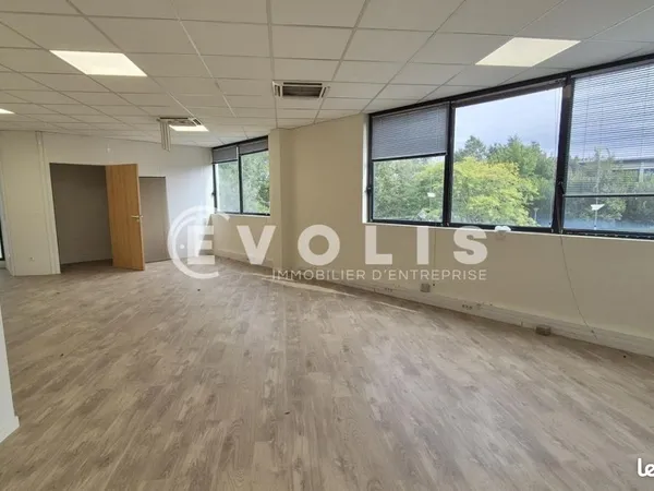 Bureaux 685 m²