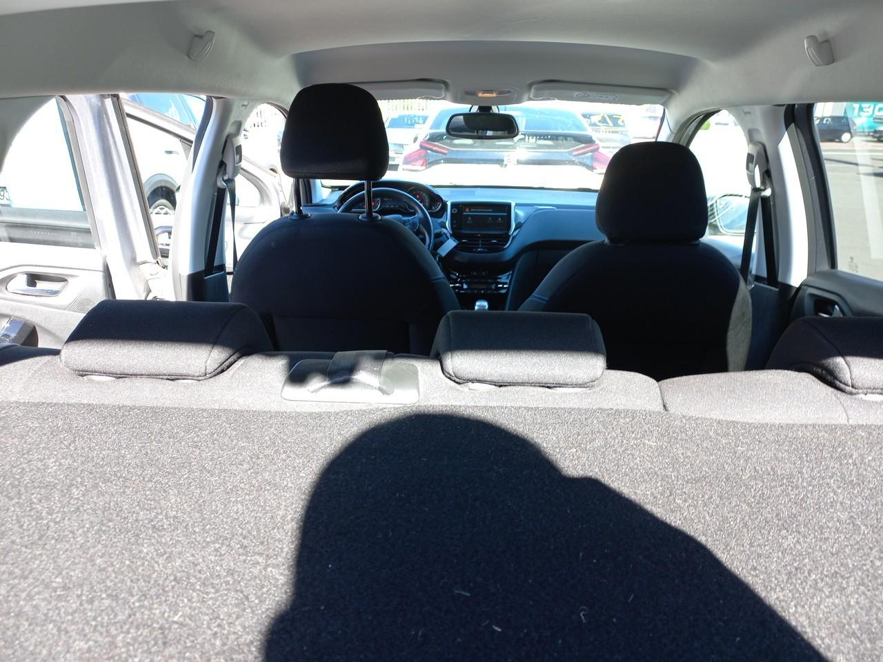 Peugeot 2008 puretech 110ch s&s bvm6 signature — photo 8