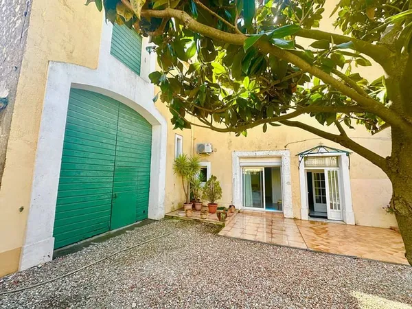 Maison vigneronne avec remise à COURSAN
