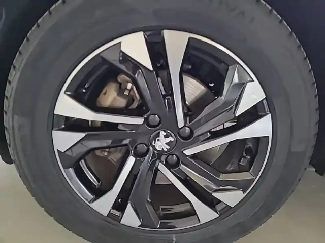 Peugeot 2008 bluehdi 130 s&amp;s eat8 — photo 13