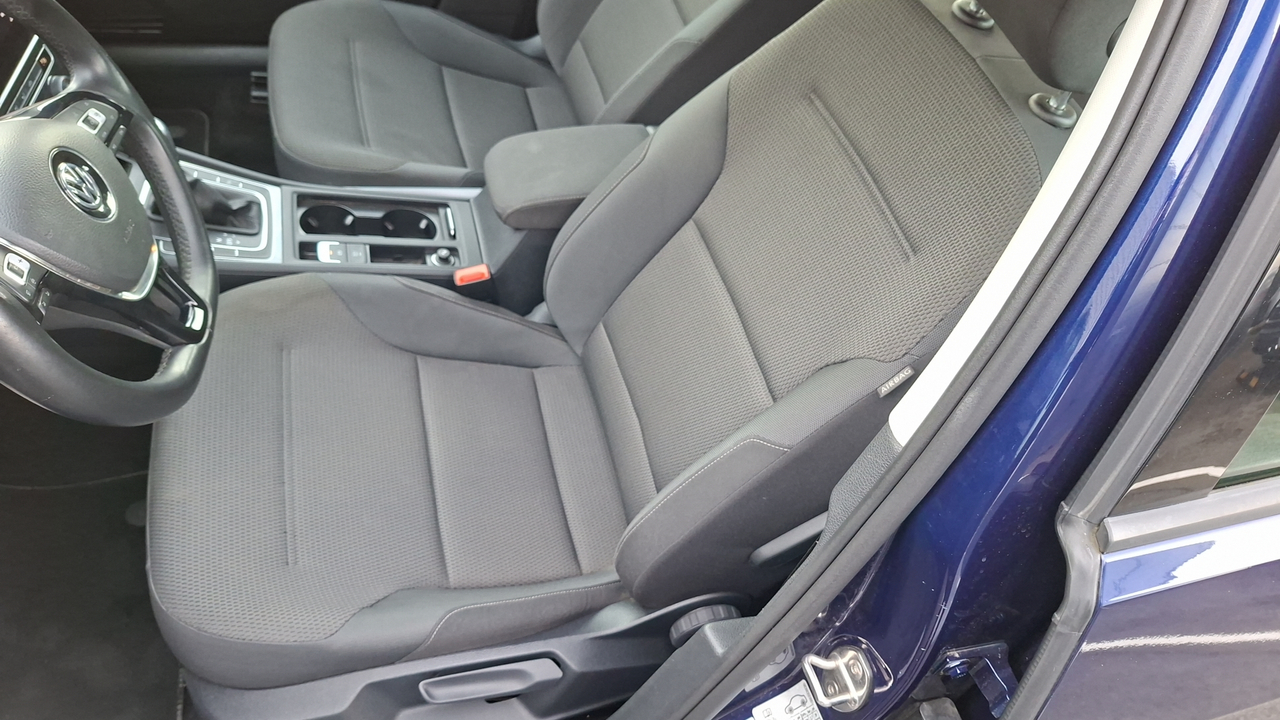 Volkswagen Golf 2.0 TDI 150 DSG7 — photo 18