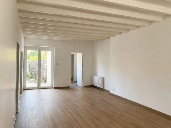 Maison de ville avec jardin - 85210 ST JEAN D'HERMINE