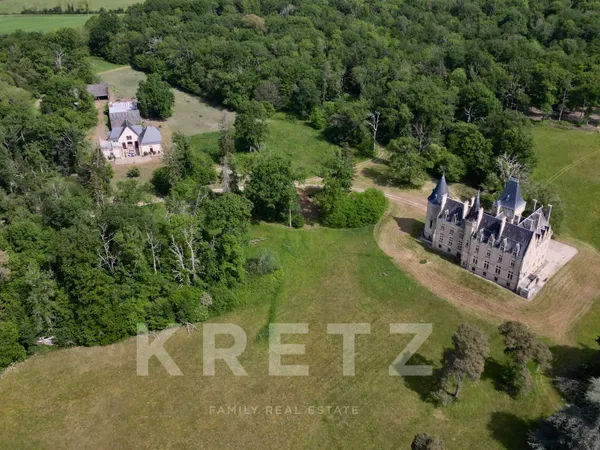 Propriété de caractère dans le parc d'un château