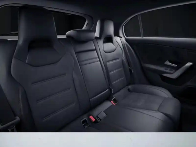 Mercedes Classe A 200 amg line — photo 12