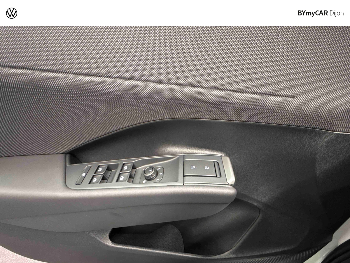 Volkswagen T-Roc 1.5 eTSI Hybrid 116 ch DSG7 — photo 24