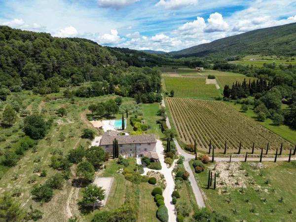 Propriété avec vue exceptionnelle Luberon