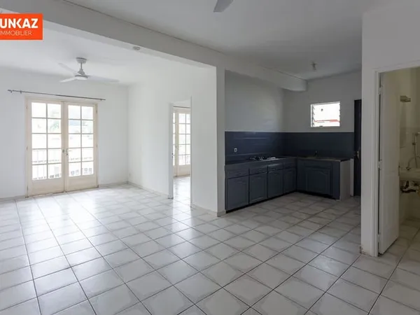 A louer RAVINE des CABRIS centre Appt T2 de 38 m² - loyer 690 €