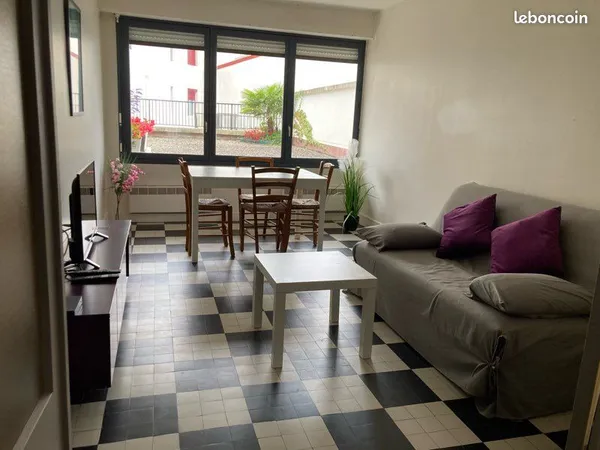 SAINT JEAN DE LUZ - CENTRE VILLE - APPARTEMENT T3 MEUBLÉ - 65 m2 - Bail étudiant ou mobilité