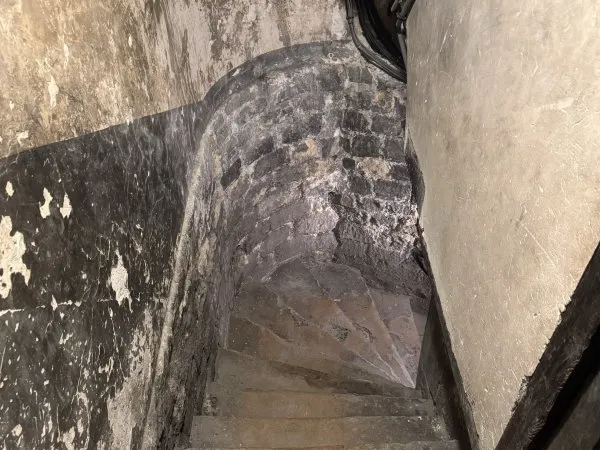 Cave saine - Paris 9e - Saint Georges - 170€/mois CC