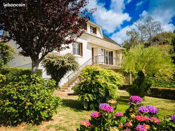 Maison familiale avec vue dégagée & terrains constructibles - Potentiel exceptionnel