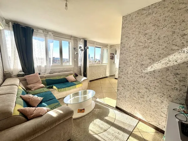 Investissement - T3 de 65m2 avec balcon - Résidence Plombièr