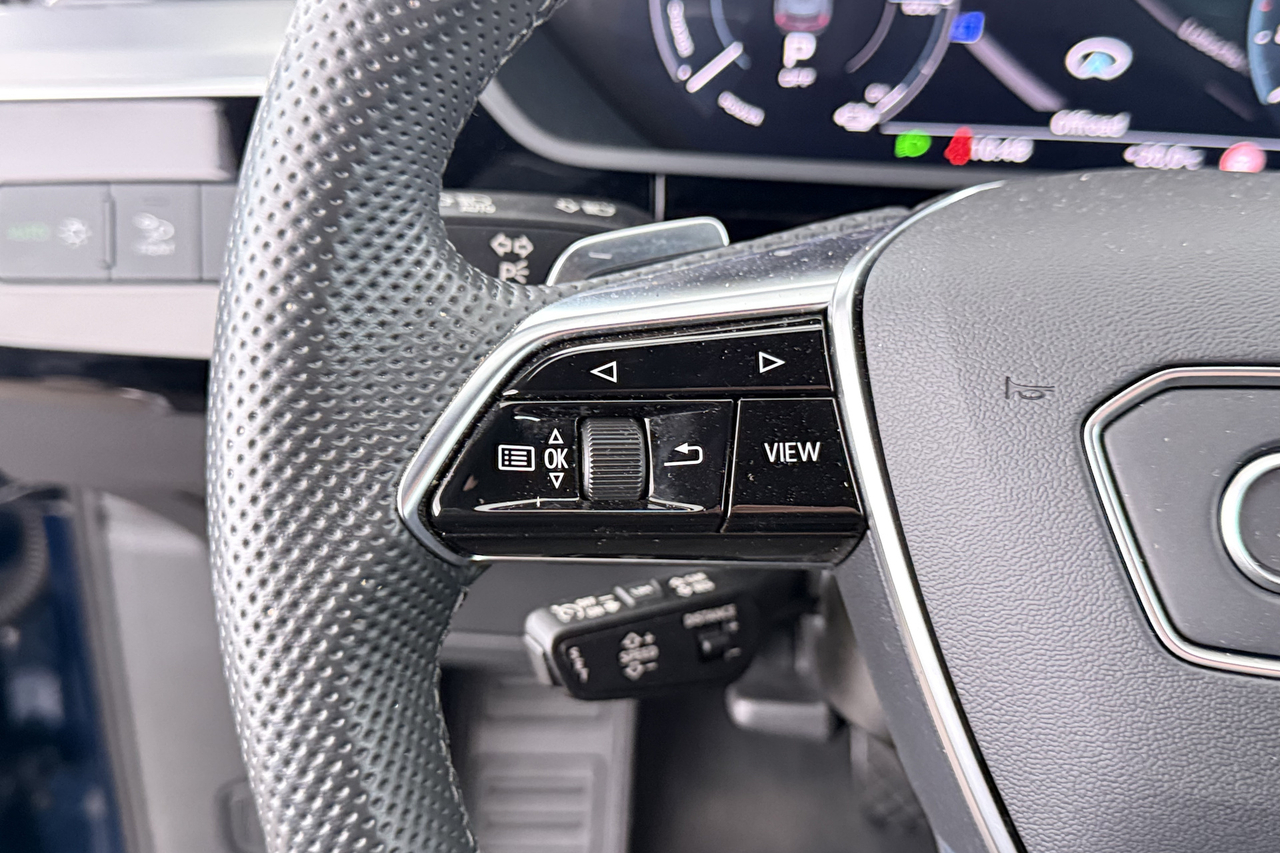 Audi e-tron — photo 20