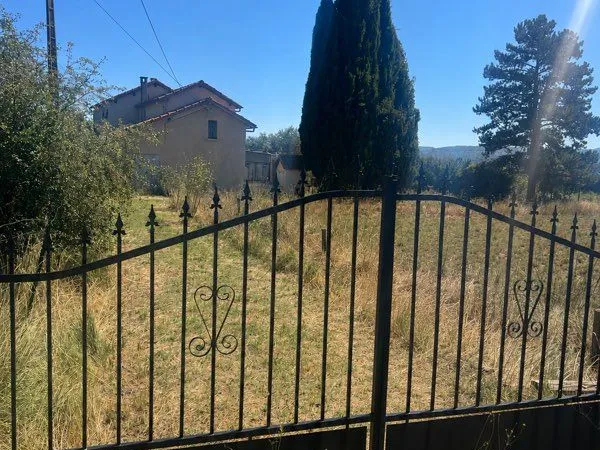 Maison avec terrain 1500m2