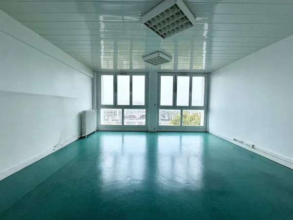 Bureaux 74 m²