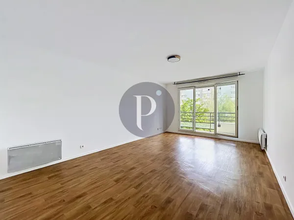 Appartement 3 pièces avec balcons, cave et parking