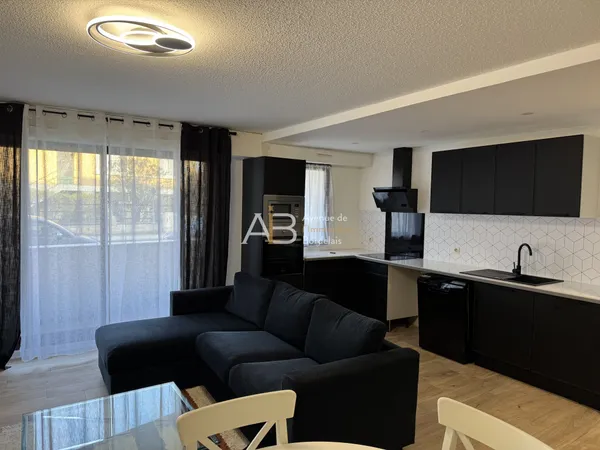 T3 meublé 67 m2 CAUDERAN Centre avec balcon