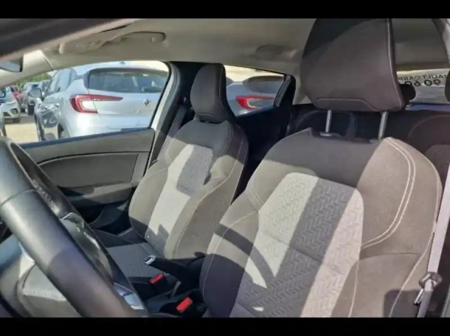 Renault Clio 1.0 tce 90ch evolution — photo 10