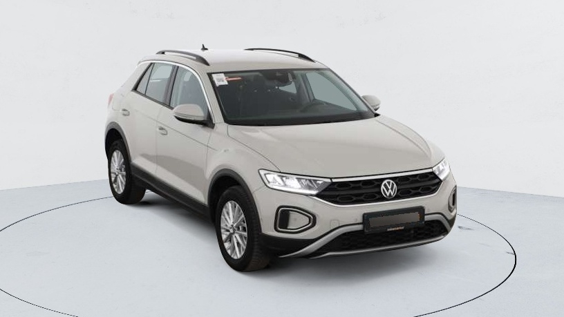 Volkswagen T-Roc — photo 12