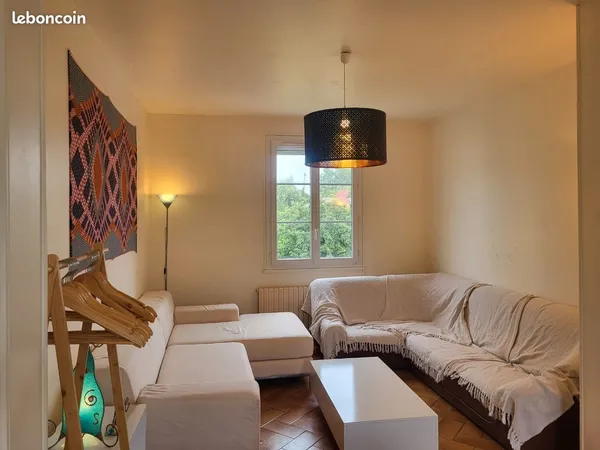 Maison meublée - 100 m² - 3 chambres - grand jardin - Cesson centre