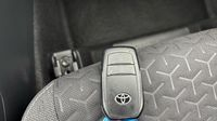 Toyota Yaris Cross 116h Design AWD-i MY22 — photo 16