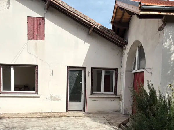 Maison T4 de plain-pied - 3 chambres, jardins et garage - Le Passage